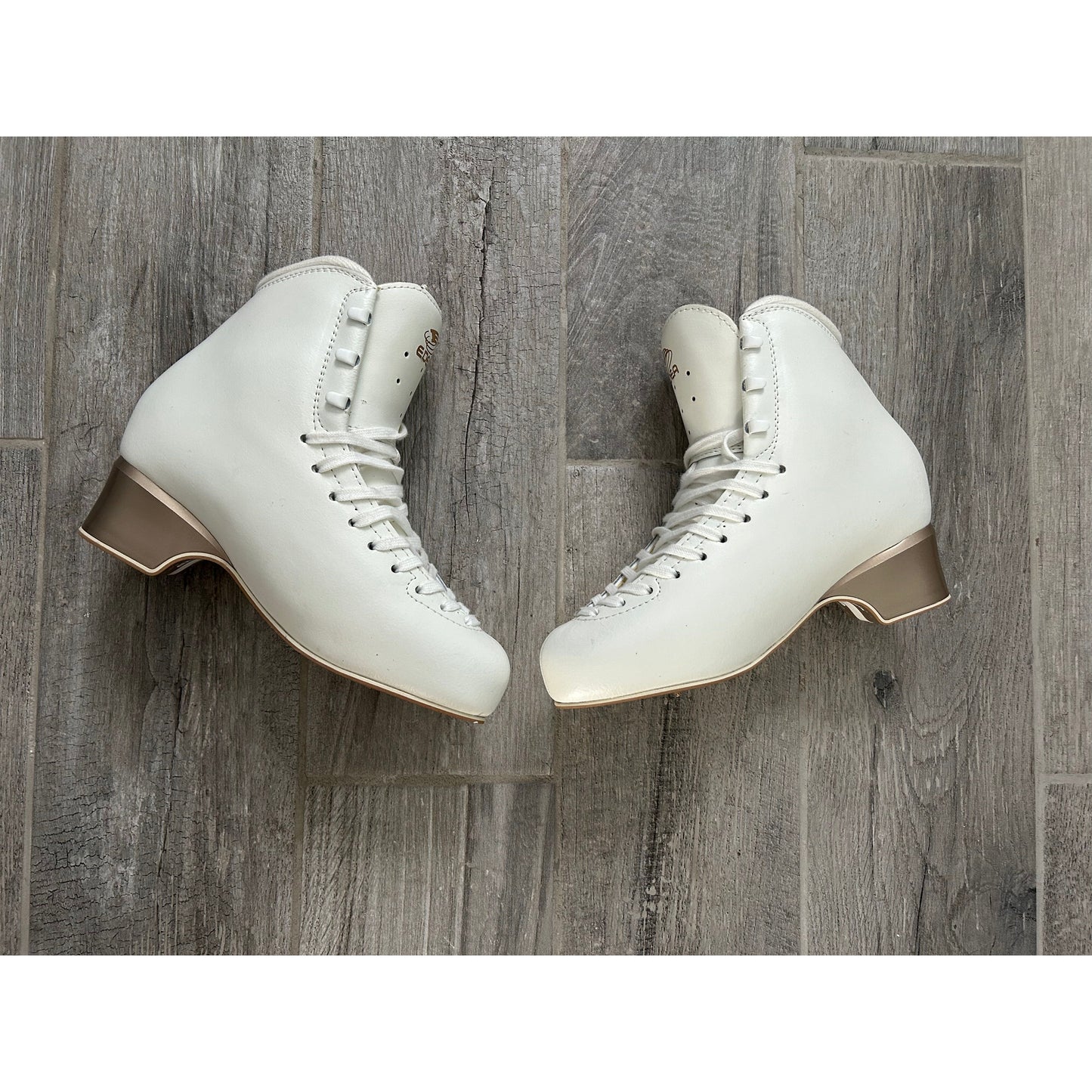 Edea Concerto - Ladies GENTLY USED Size 245 C