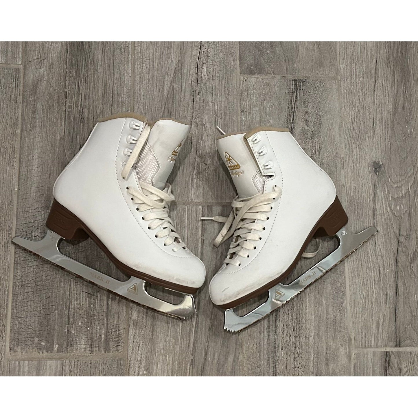 Mystique w/Mark II Blade JS1491 Misses (girls) -Size 3.5 C - Used Skates!