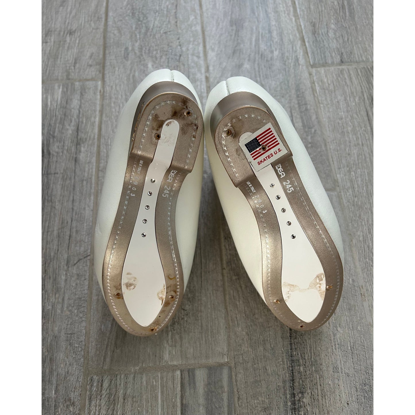 Edea Concerto - Ladies GENTLY USED Size 245 C