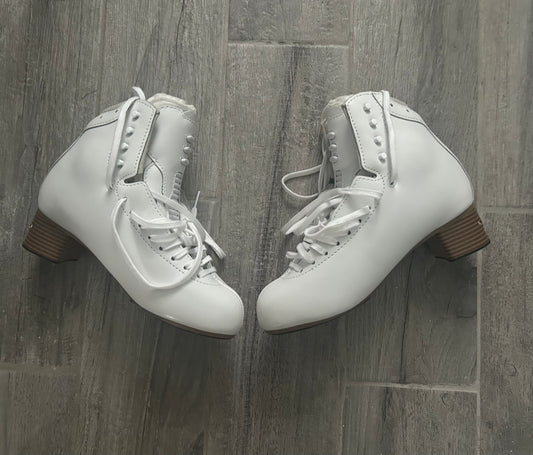 Jackson DJ5300 Supreme NEW Size 8R - On Sale!